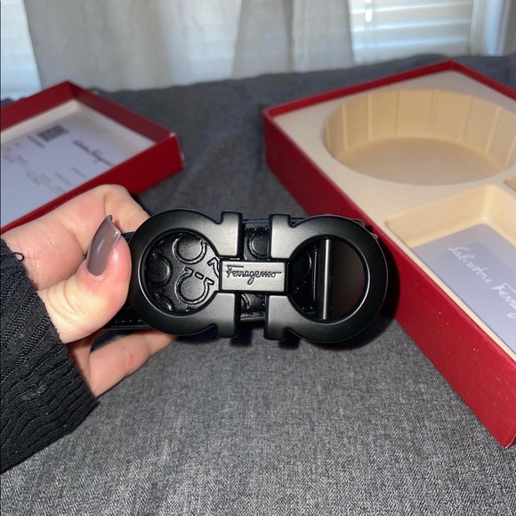 ferragamo belt w/ EXTRA gold buckle
